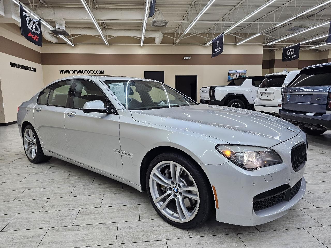 BMW 7-Series 750i xDrive Sedan 2012