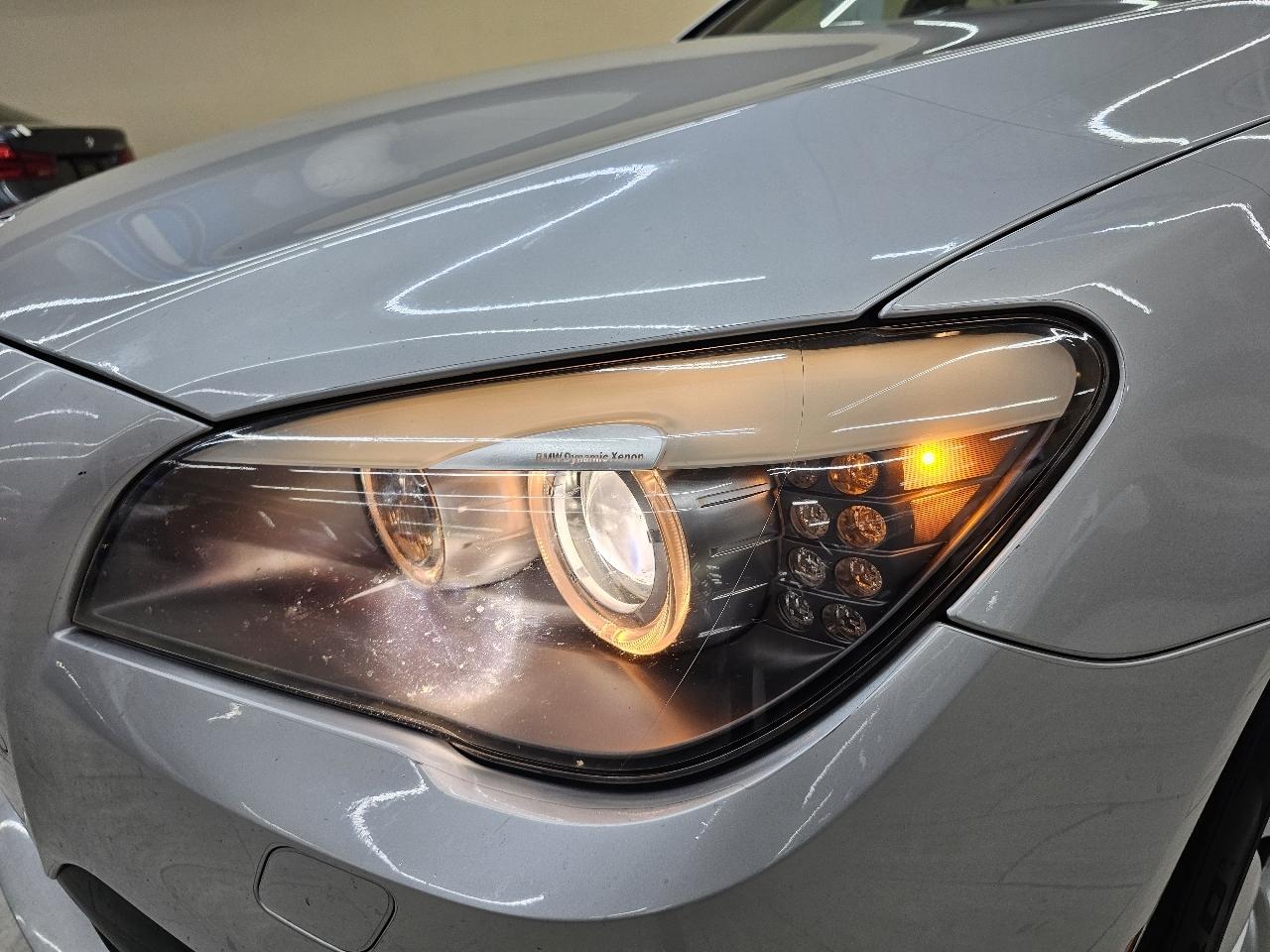 BMW 7-Series 750i xDrive Sedan 2012