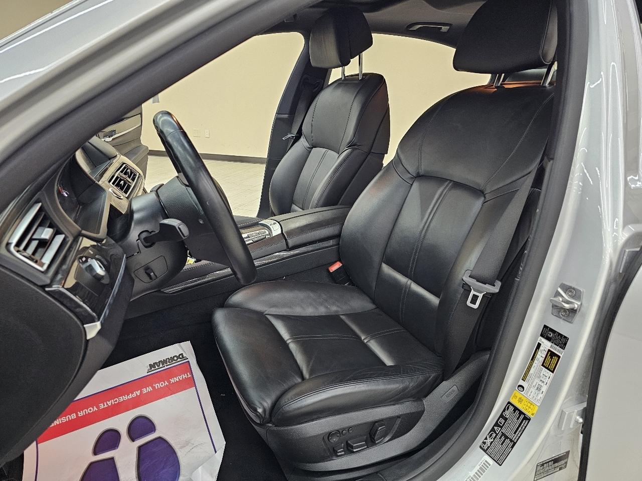 BMW 7-Series 750i xDrive Sedan 2012