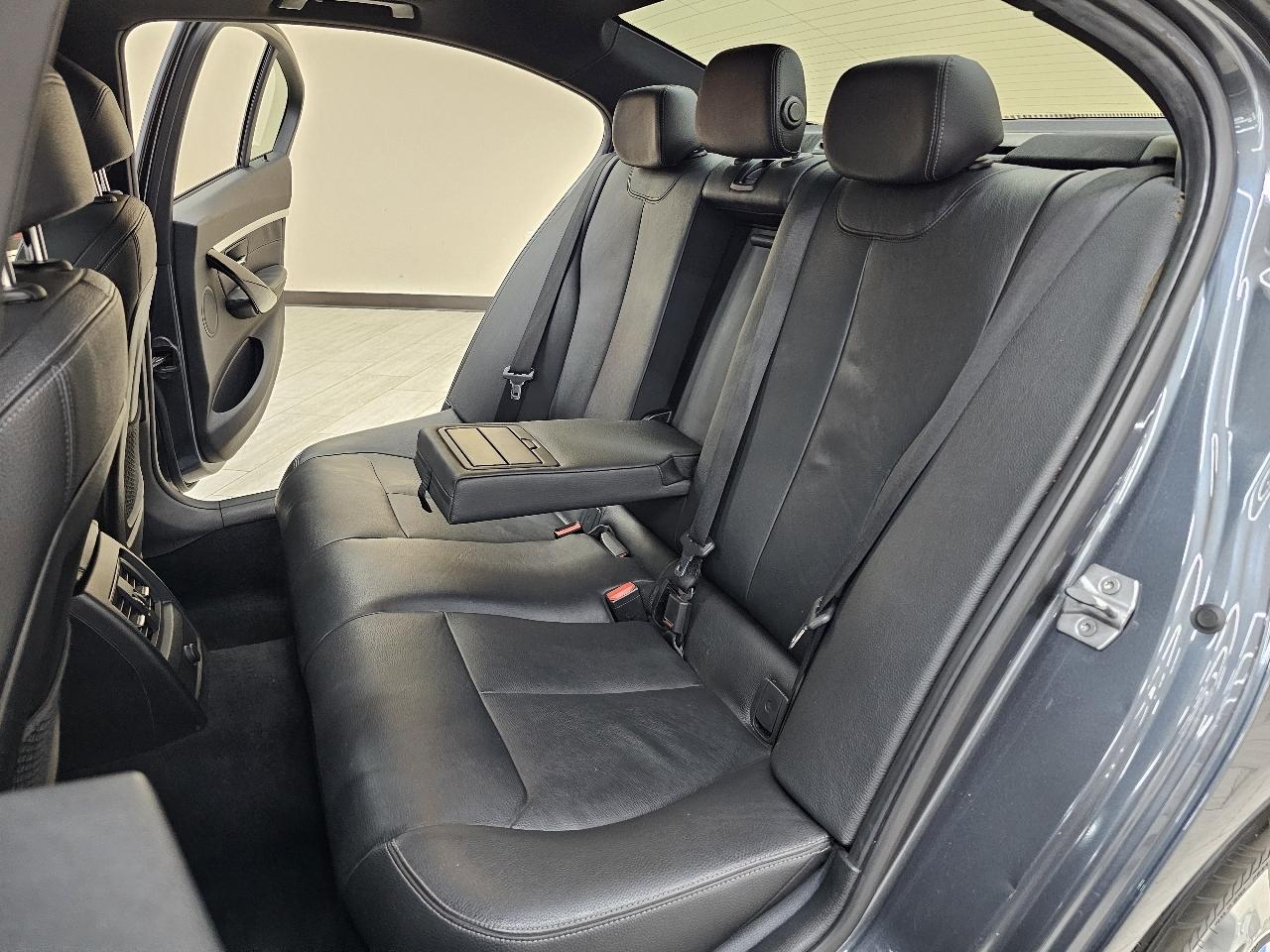 BMW 3-Series 328i SULEV 2016