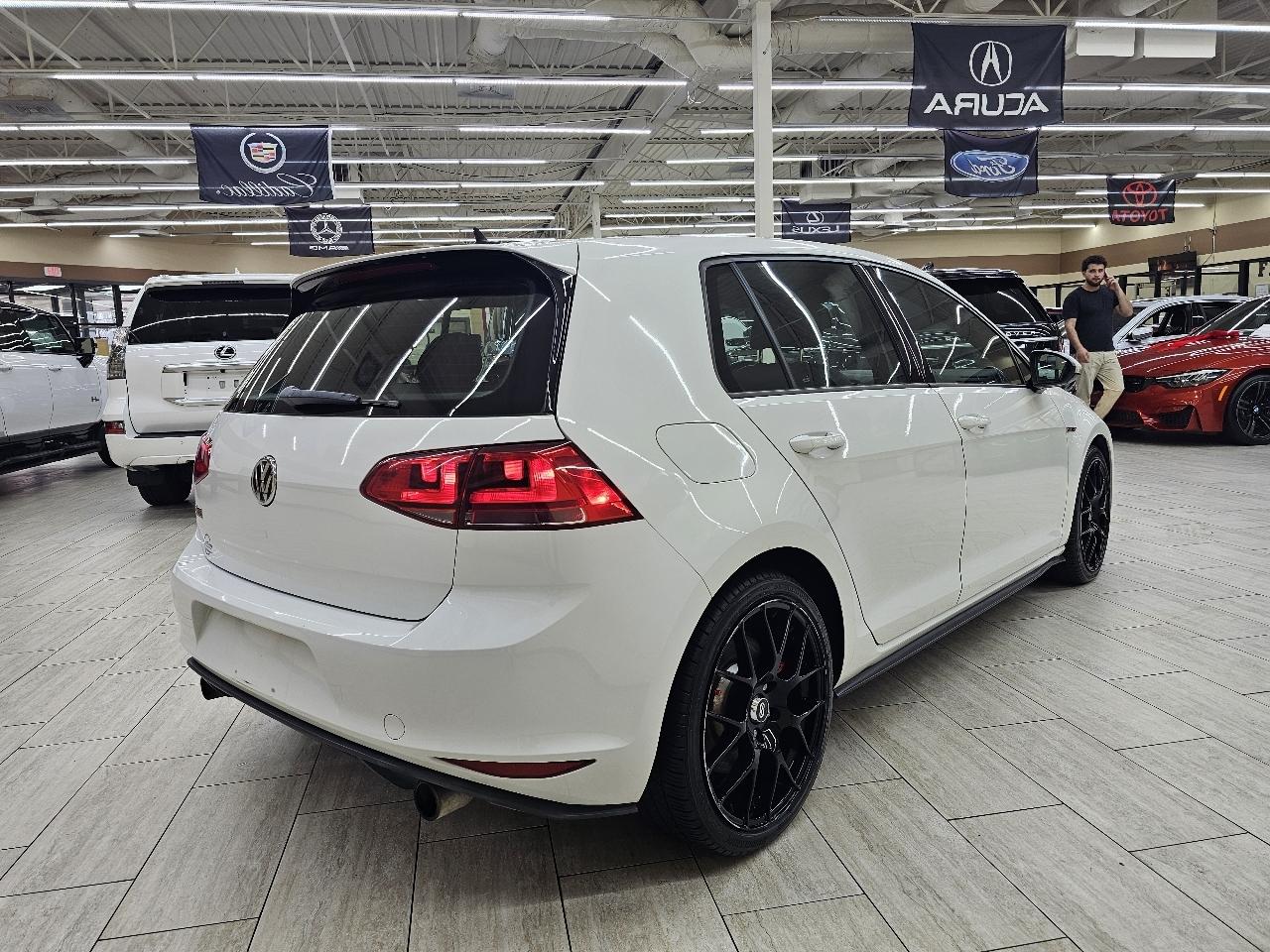 Volkswagen Golf GTI SE 6M 4-Door 2017
