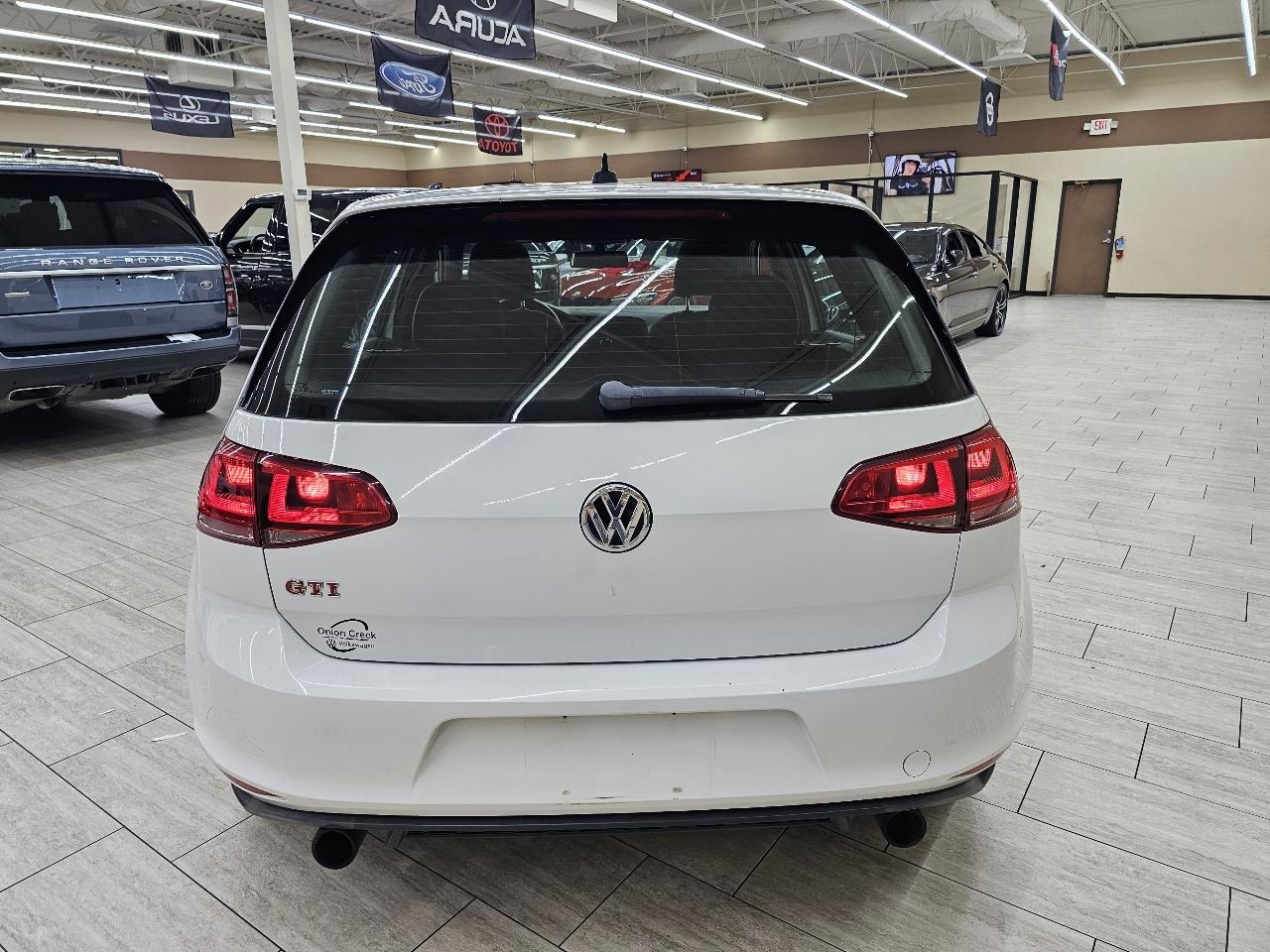 Volkswagen Golf GTI SE 6M 4-Door 2017