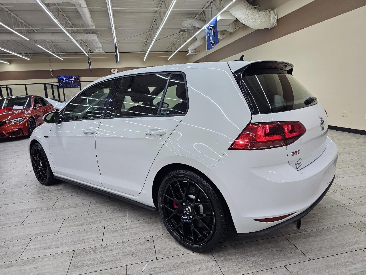 Volkswagen Golf GTI SE 6M 4-Door 2017