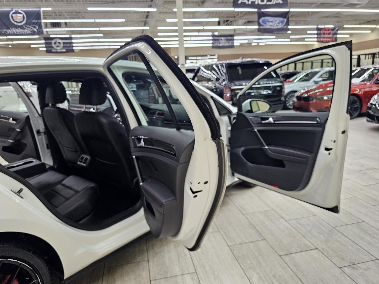 Volkswagen Golf GTI SE 6M 4-Door 2017