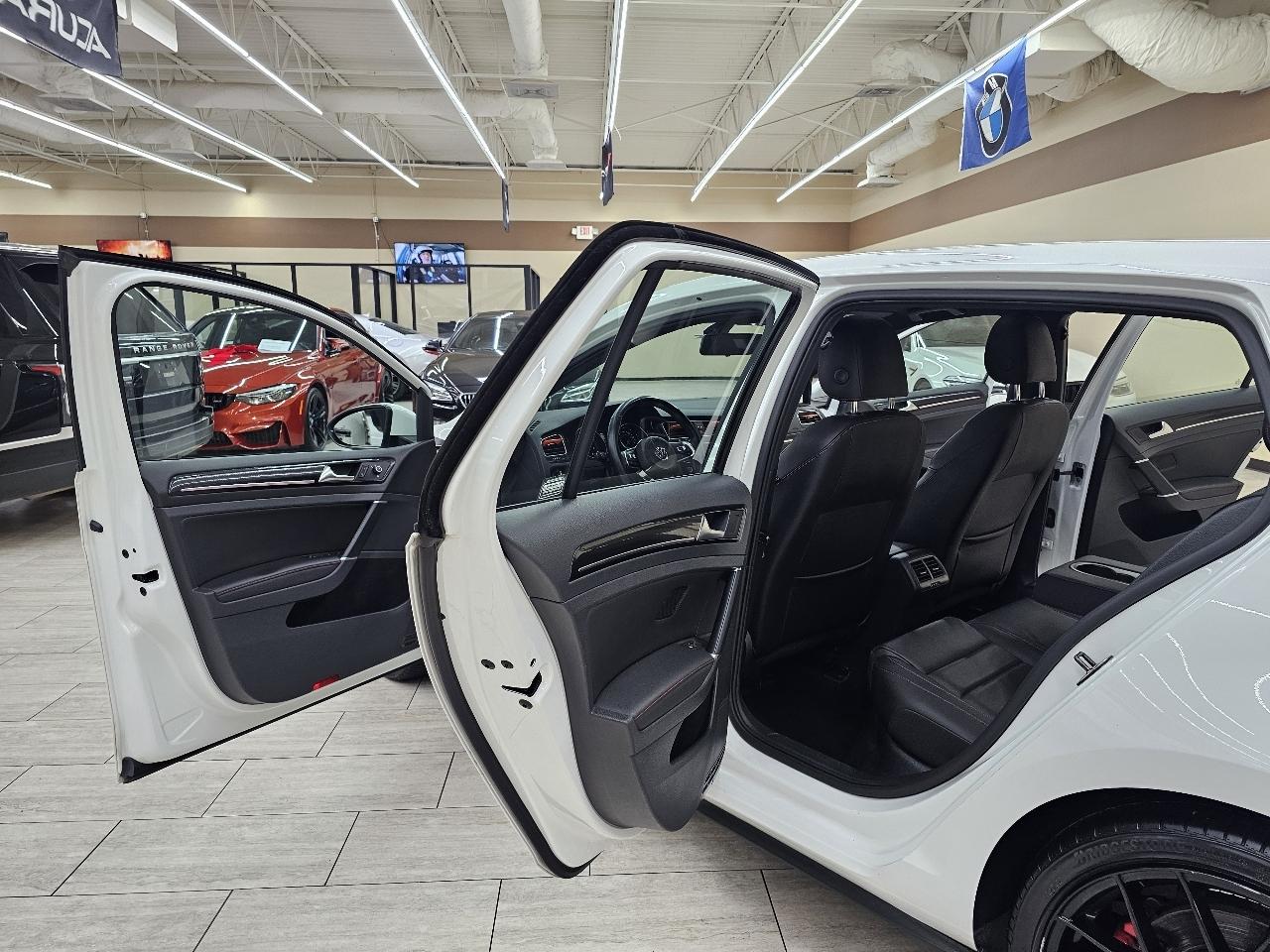 Volkswagen Golf GTI SE 6M 4-Door 2017