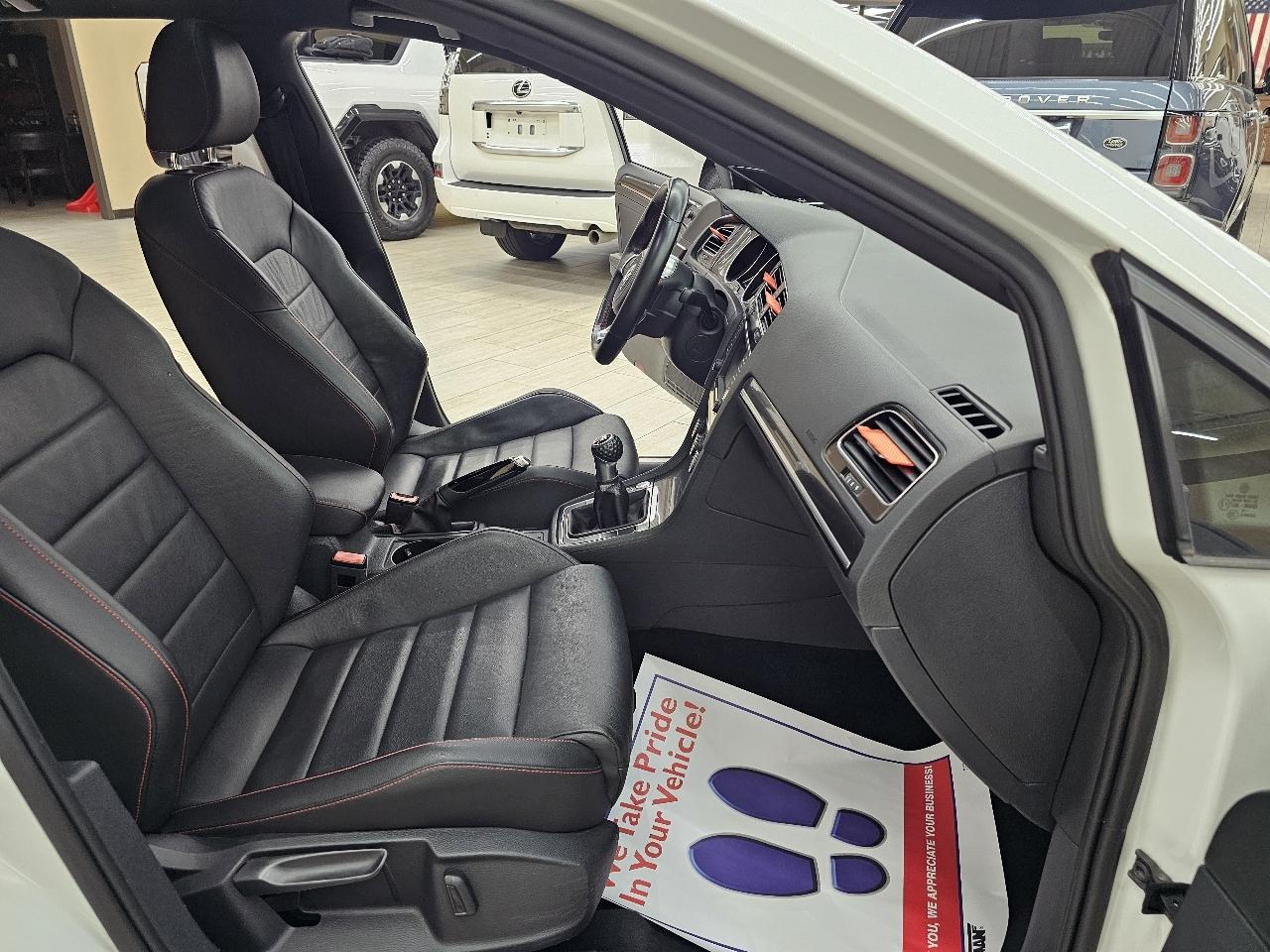 Volkswagen Golf GTI SE 6M 4-Door 2017