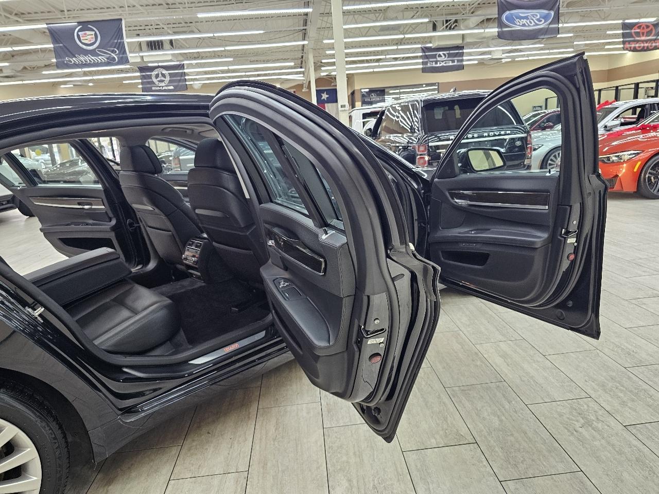 BMW 7-Series 750Li 2012