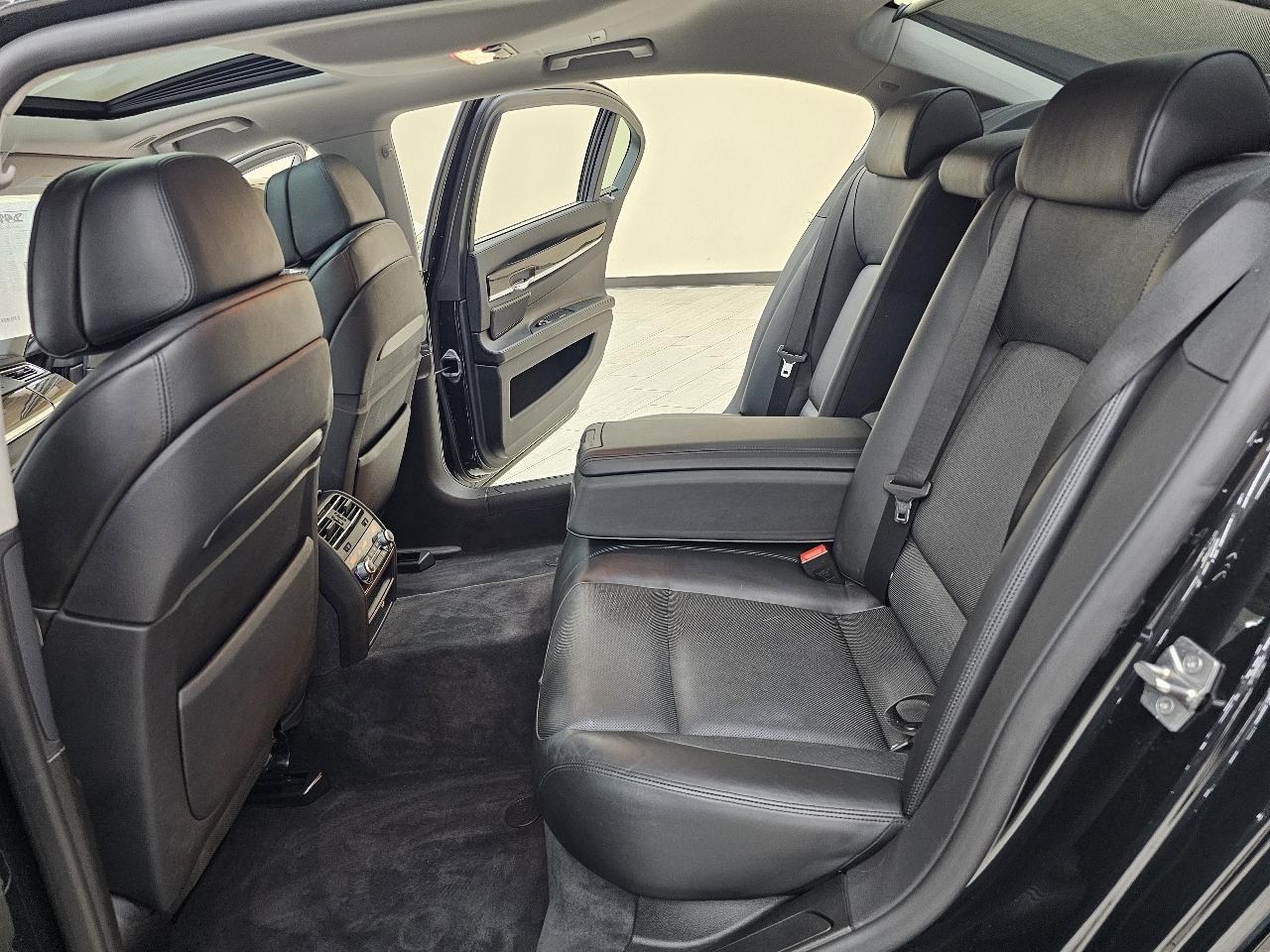 BMW 7-Series 750Li 2012