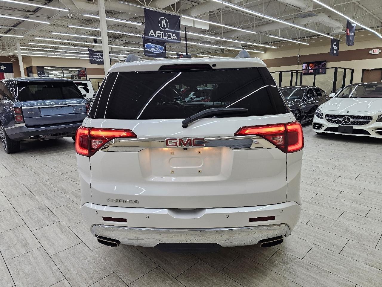 GMC Acadia Denali 2017