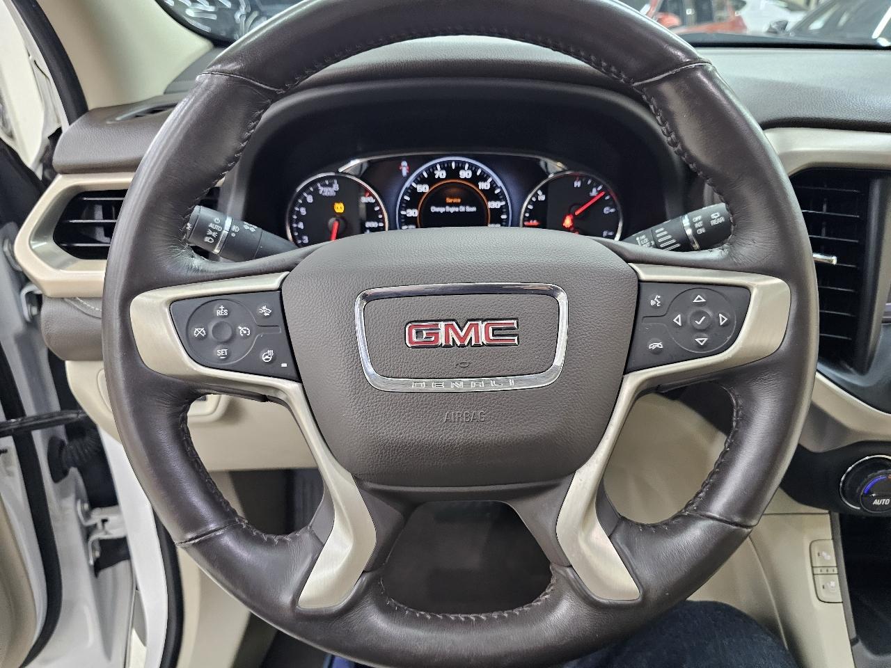 GMC Acadia Denali 2017