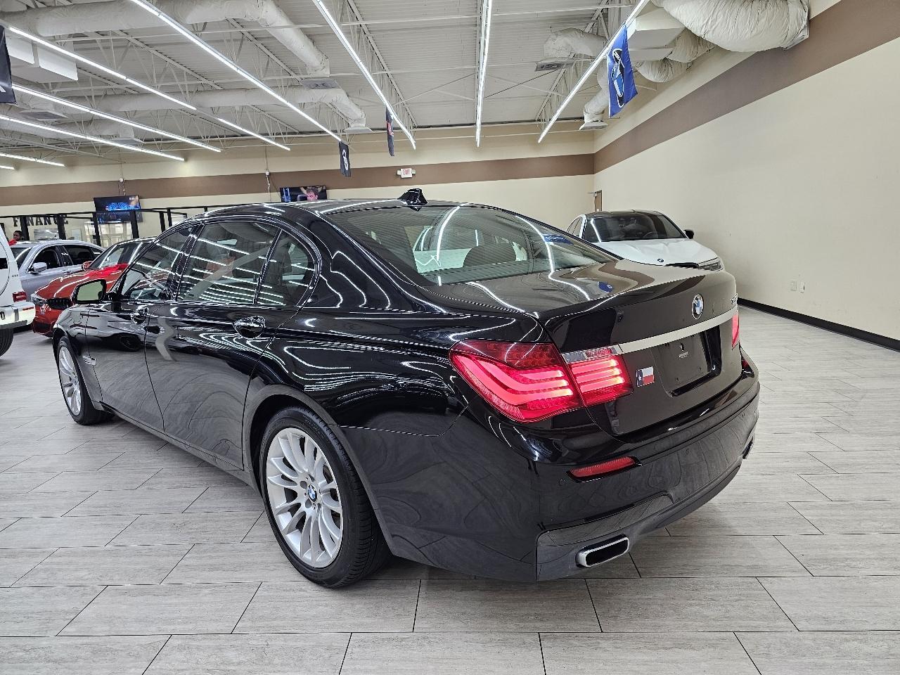 BMW 7-Series 750Li 2014