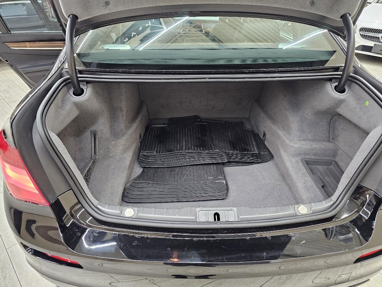 BMW 7-Series 750Li 2014