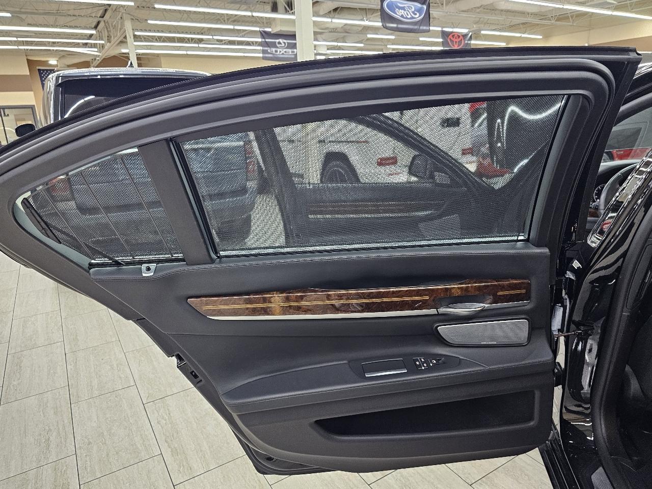 BMW 7-Series 750Li 2014