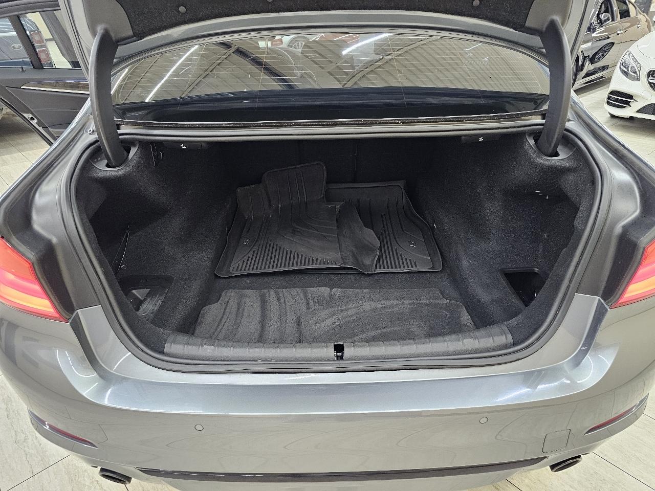 BMW 5-Series 530i 2018