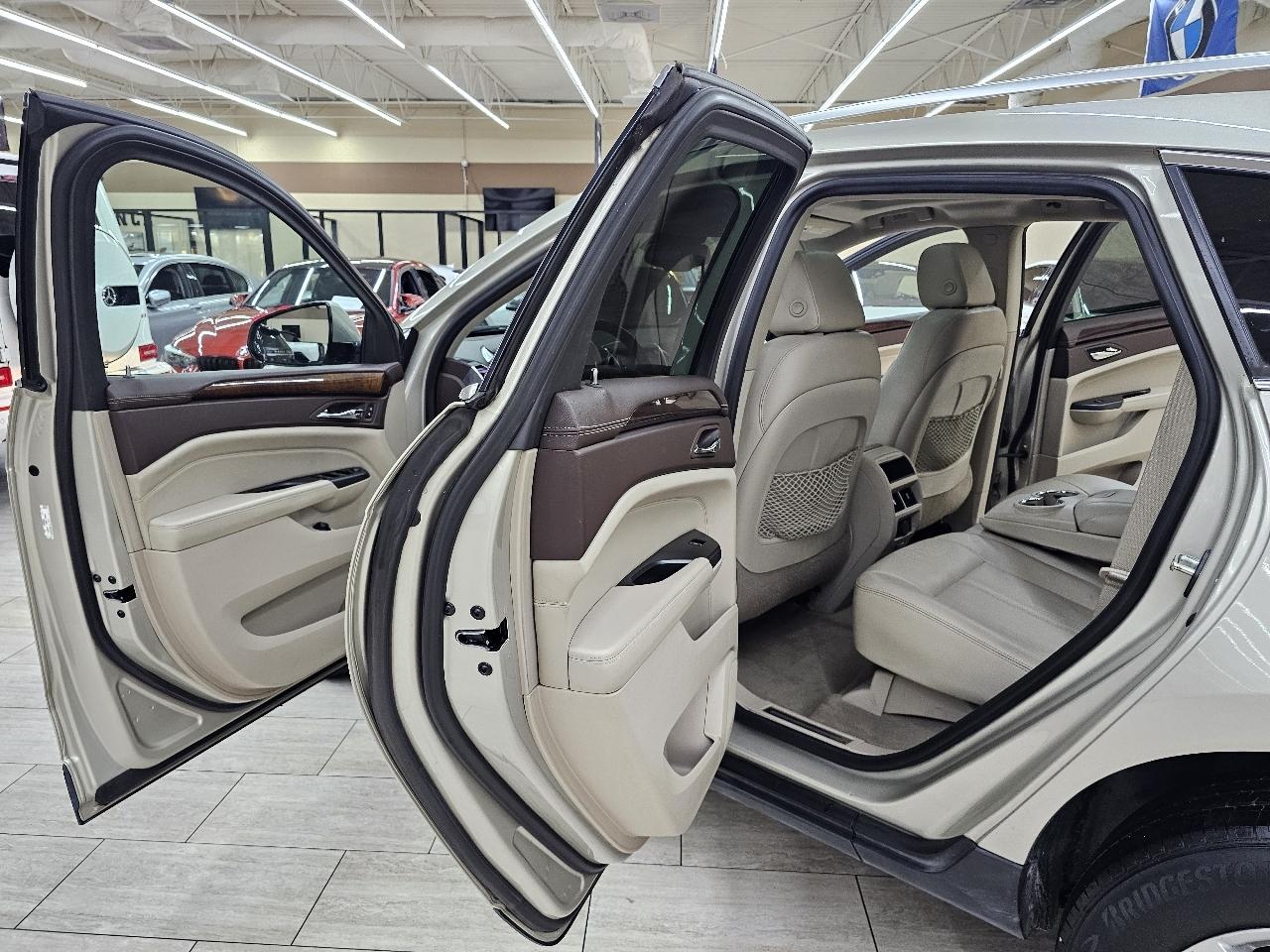 Cadillac SRX Luxury Collection FWD 2015