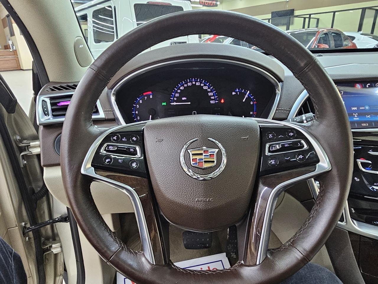 Cadillac SRX Luxury Collection FWD 2015
