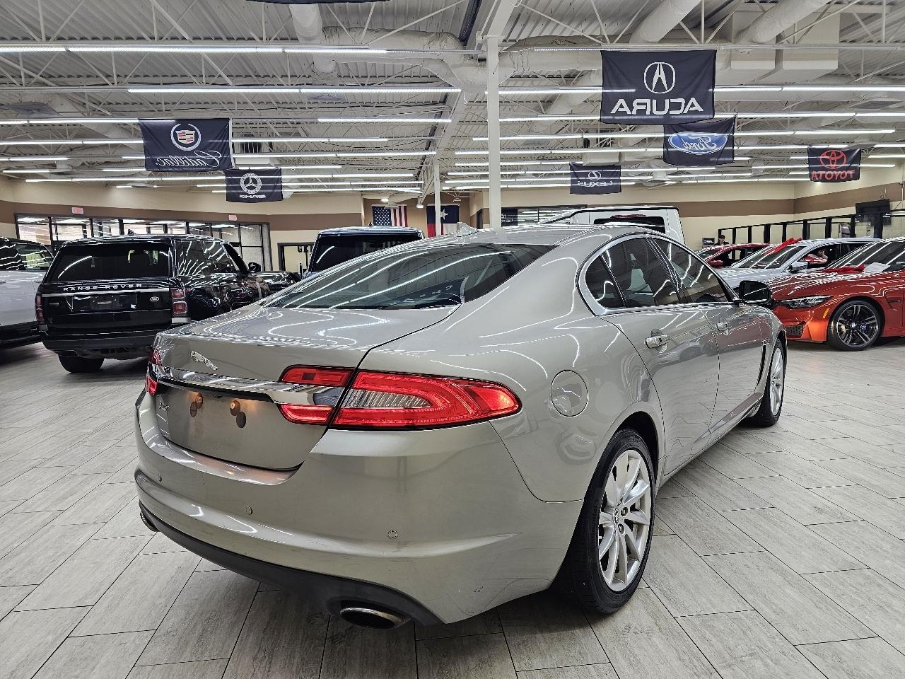 Jaguar XF-Series XF 2.0L I4T 2013