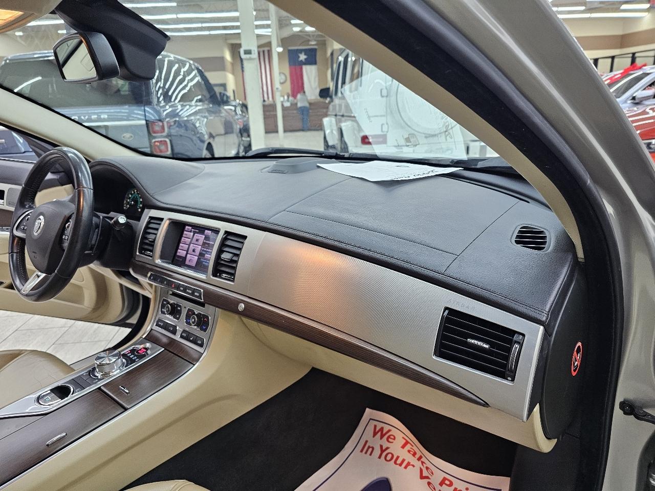 Jaguar XF-Series XF 2.0L I4T 2013