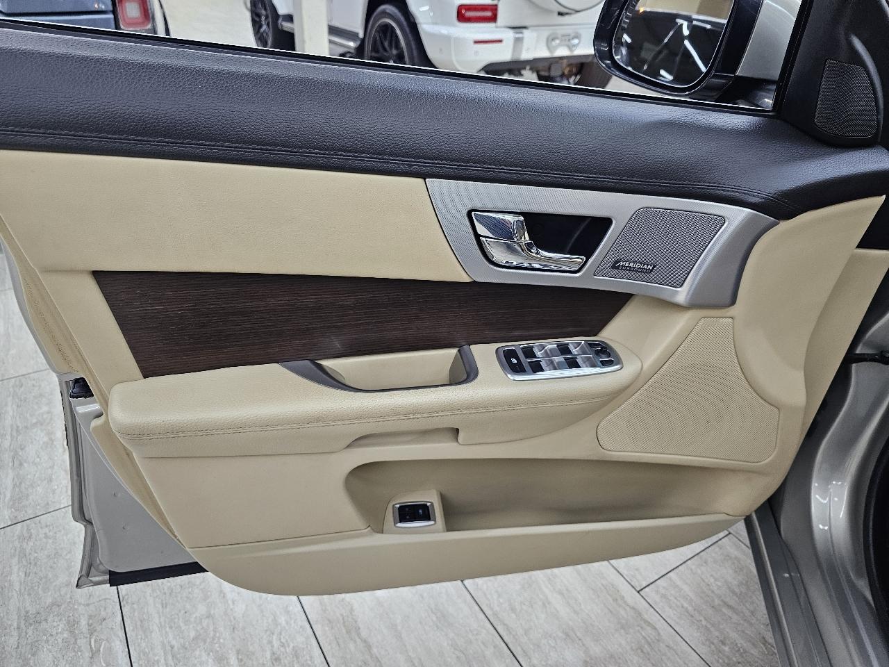 Jaguar XF-Series XF 2.0L I4T 2013