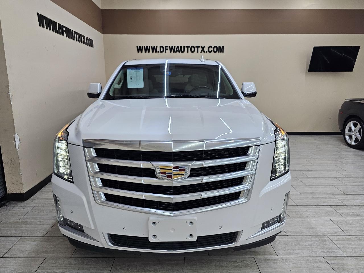 Cadillac Escalade Luxury 2WD 2016