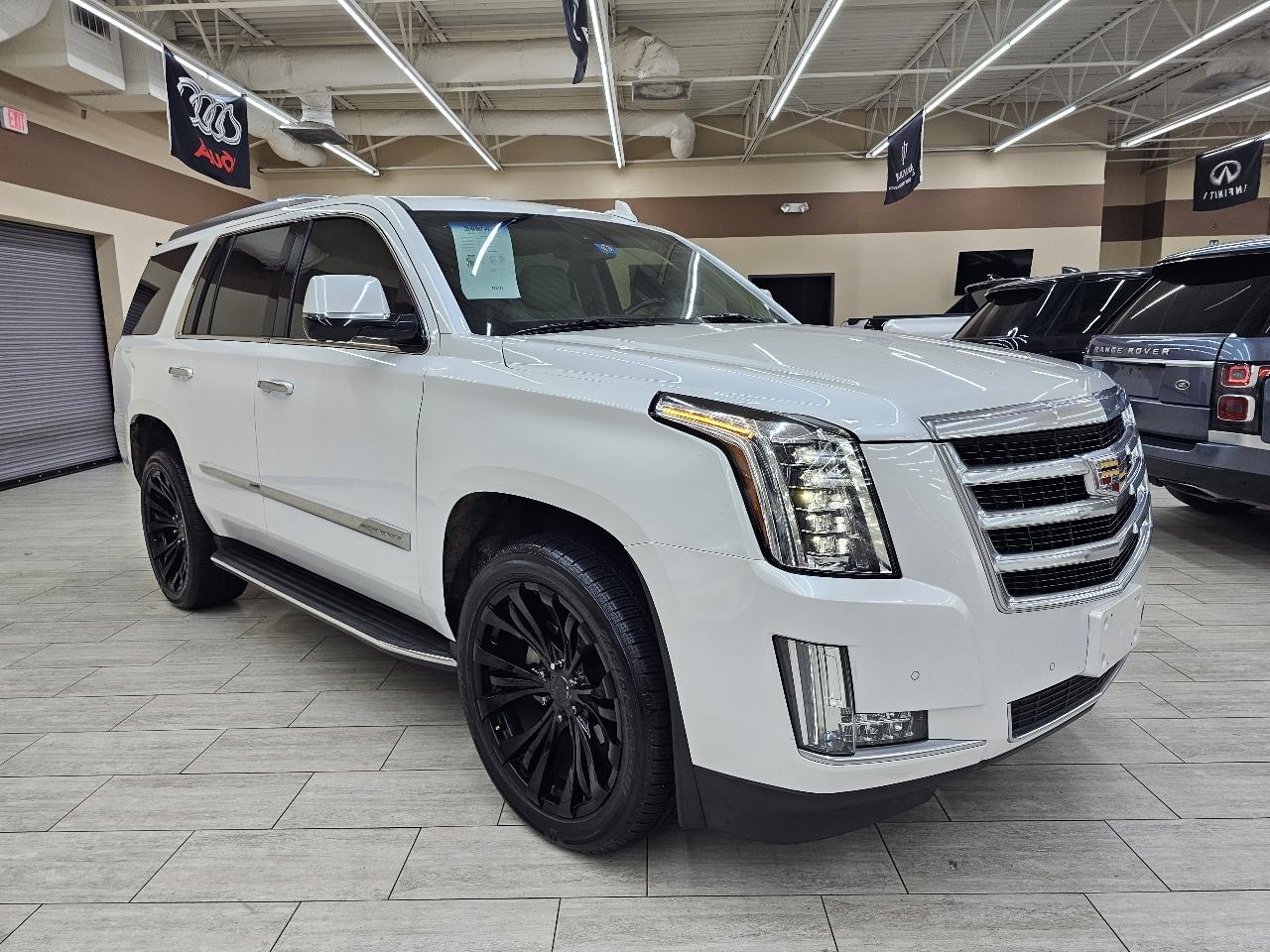 Cadillac Escalade Luxury 2WD 2016