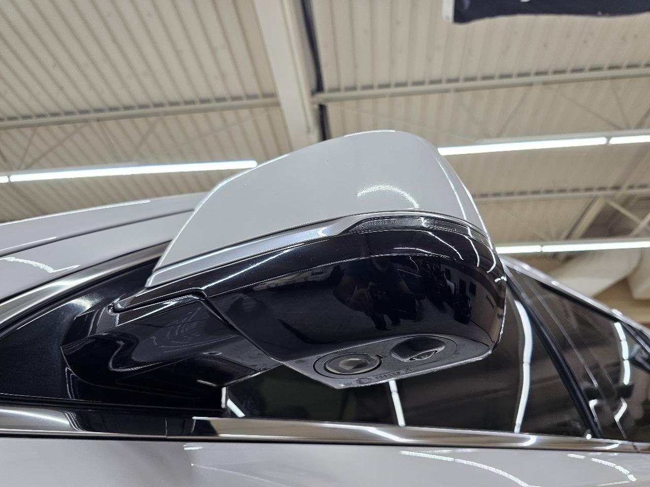 Cadillac Escalade Luxury 2WD 2016