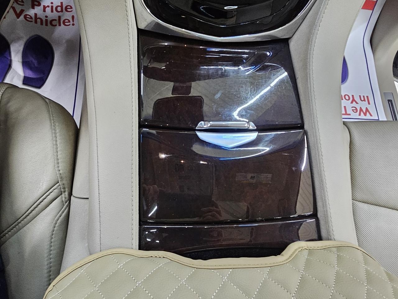 Cadillac Escalade Luxury 2WD 2016