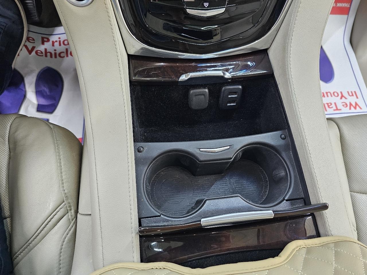 Cadillac Escalade Luxury 2WD 2016