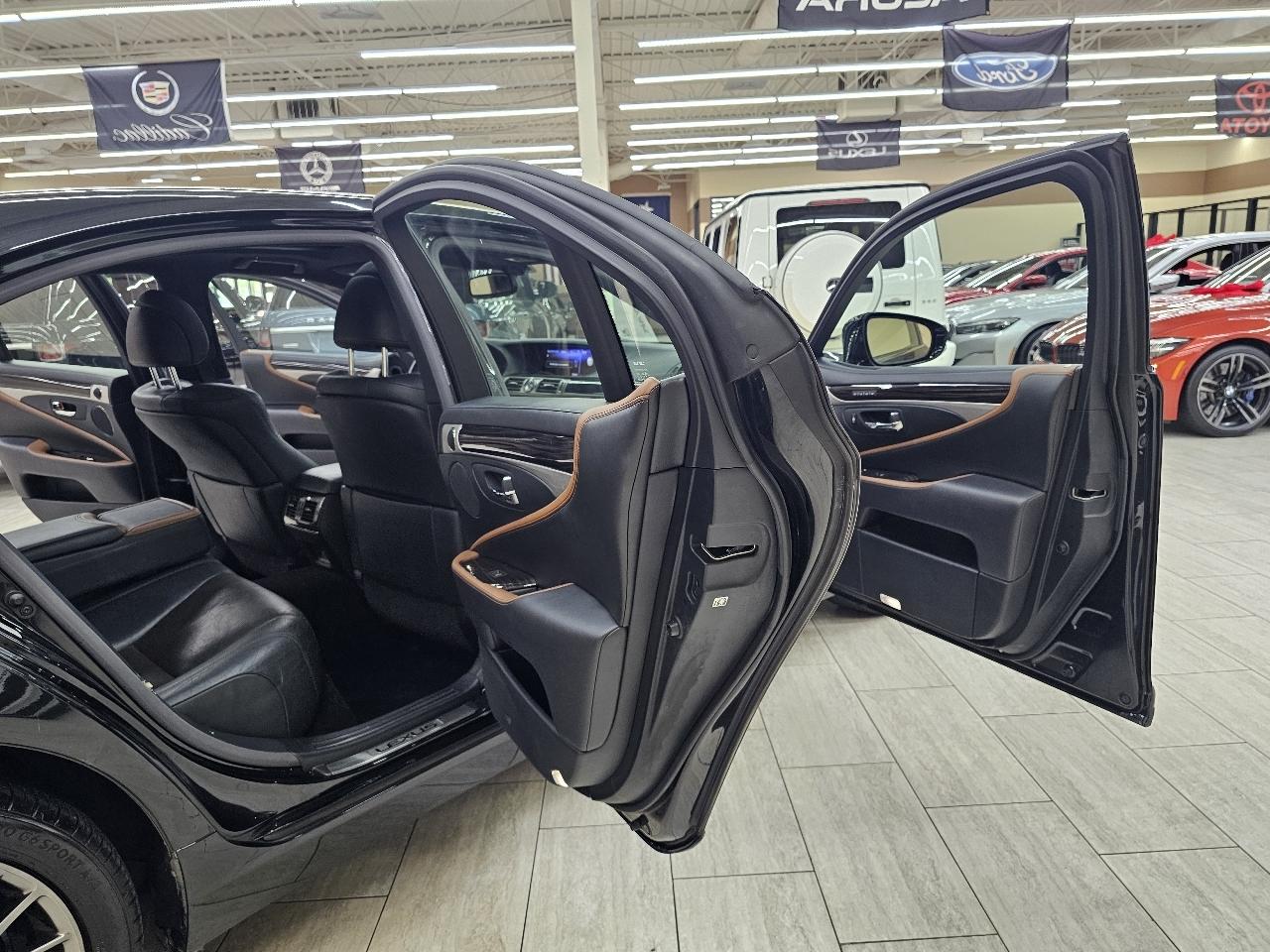 Lexus LS 460 RWD 2017