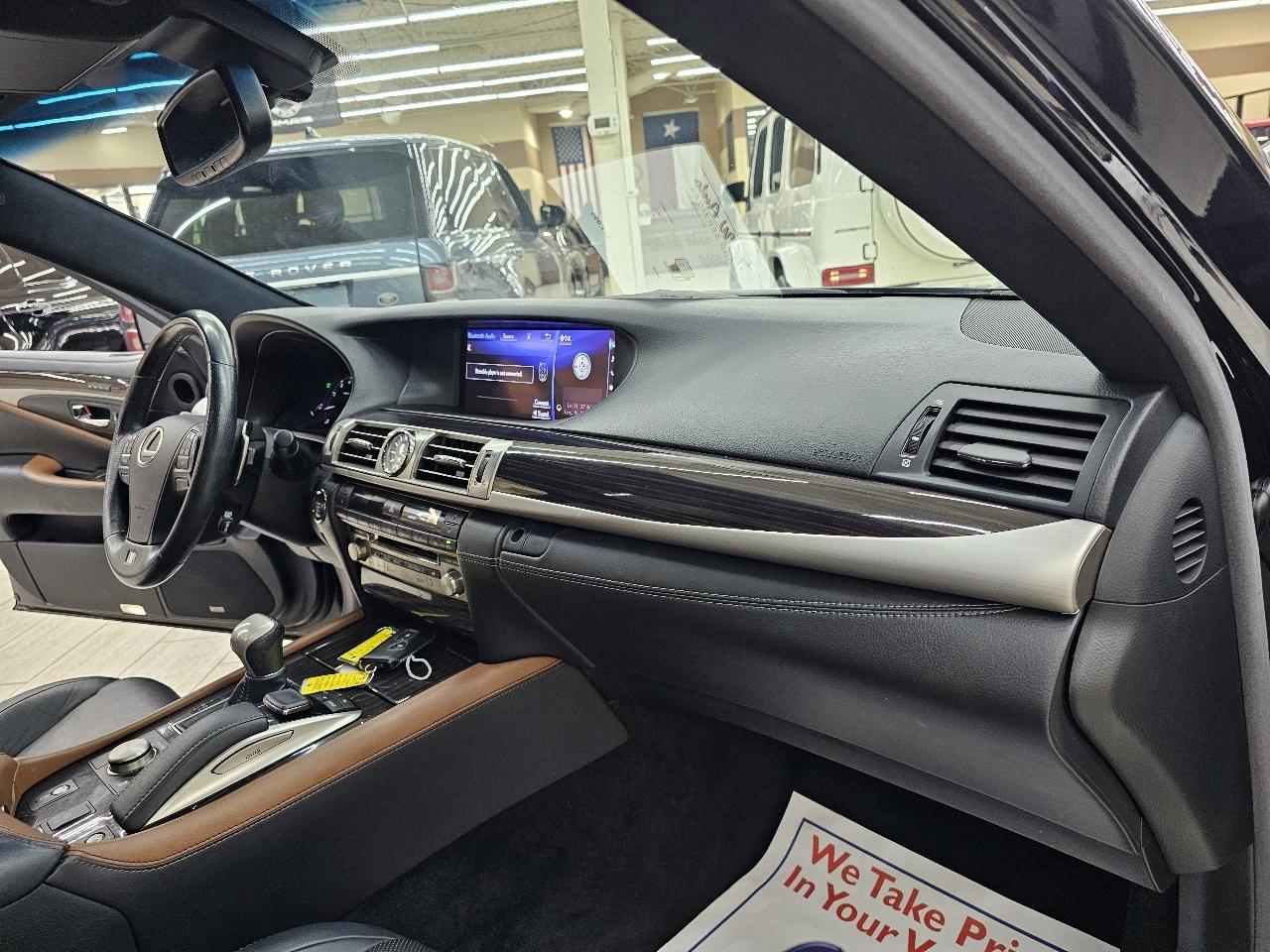 Lexus LS 460 RWD 2017