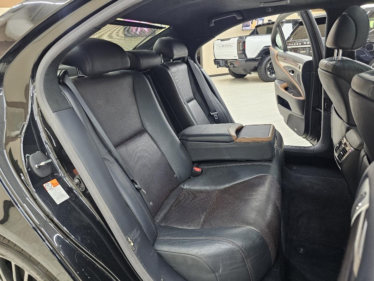 Lexus LS 460 RWD 2017