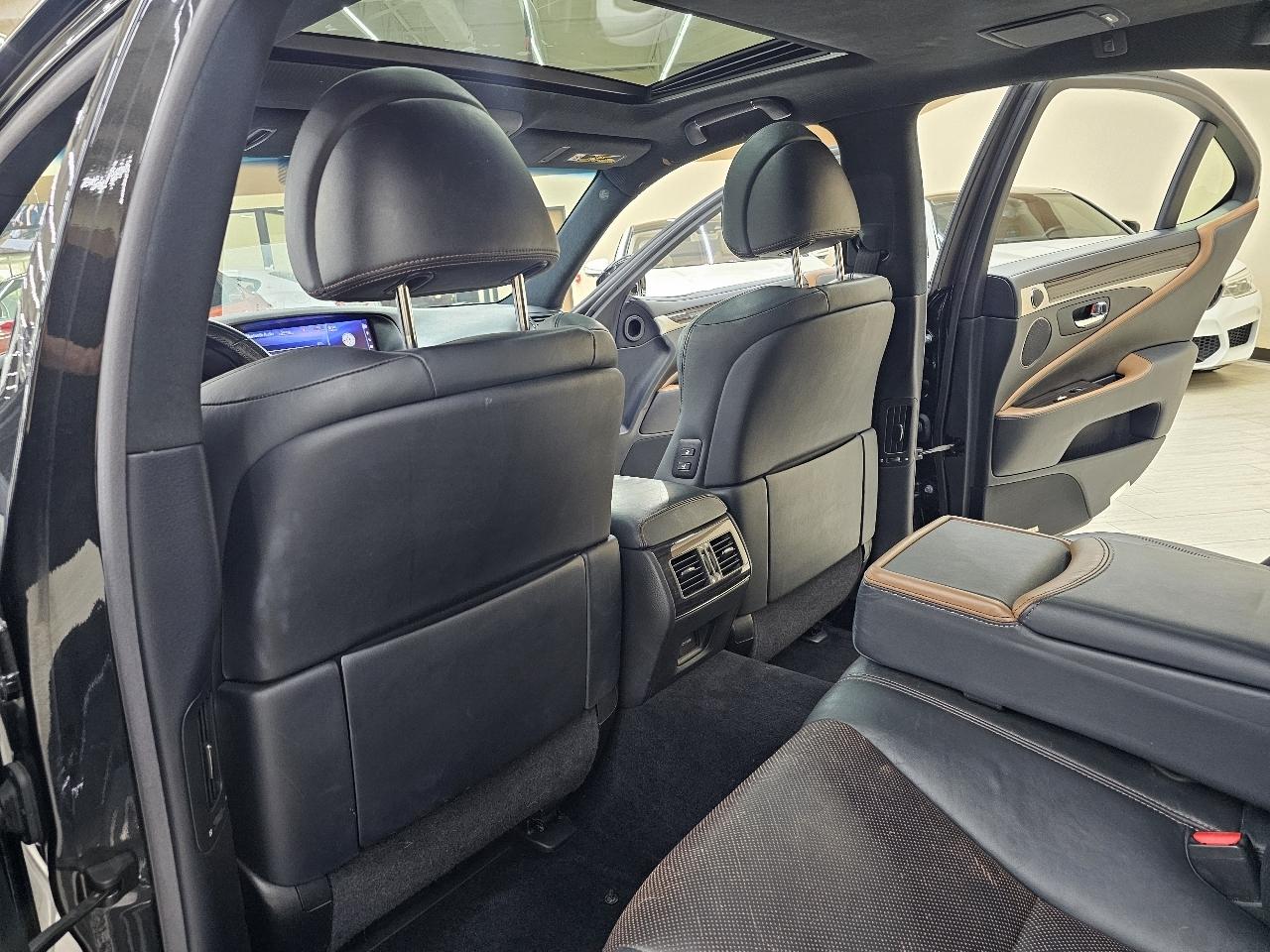 Lexus LS 460 RWD 2017