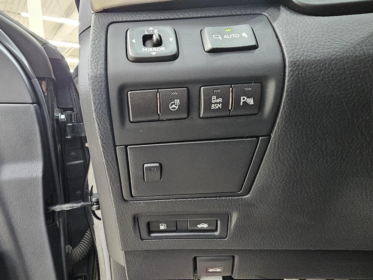 Lexus LS 460 RWD 2017