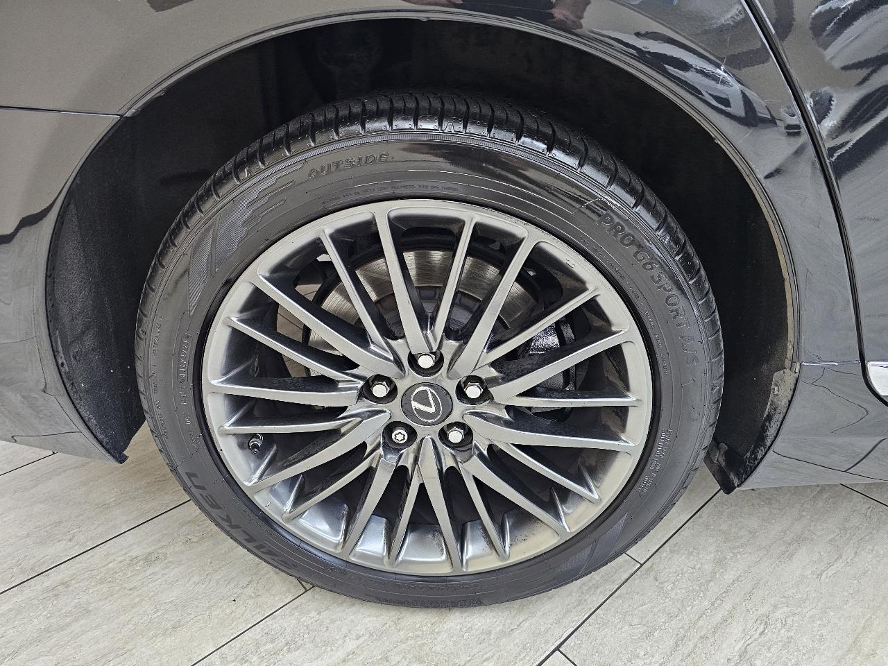 Lexus LS 460 RWD 2017