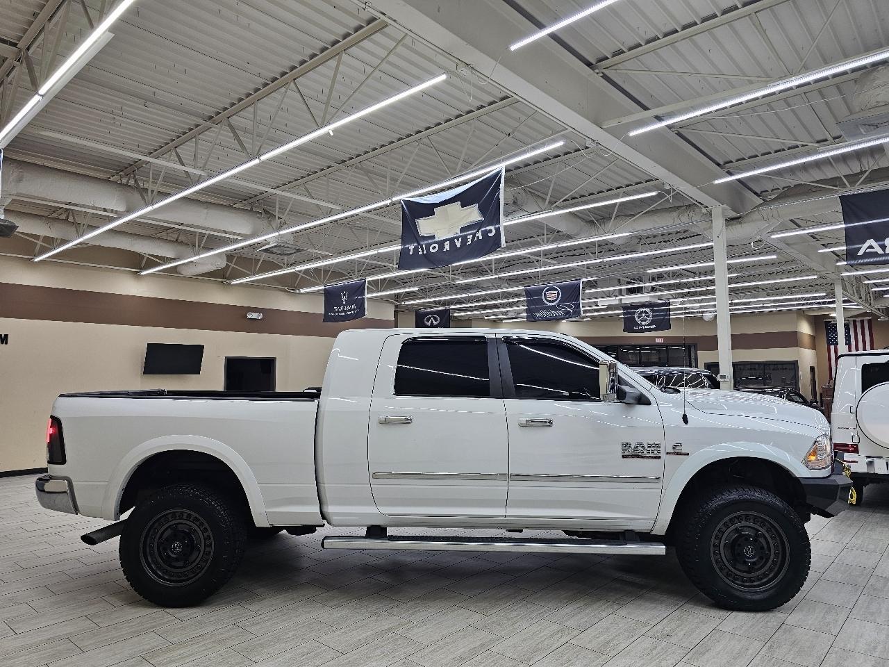RAM 2500 Laramie Mega Cab 4WD 2016