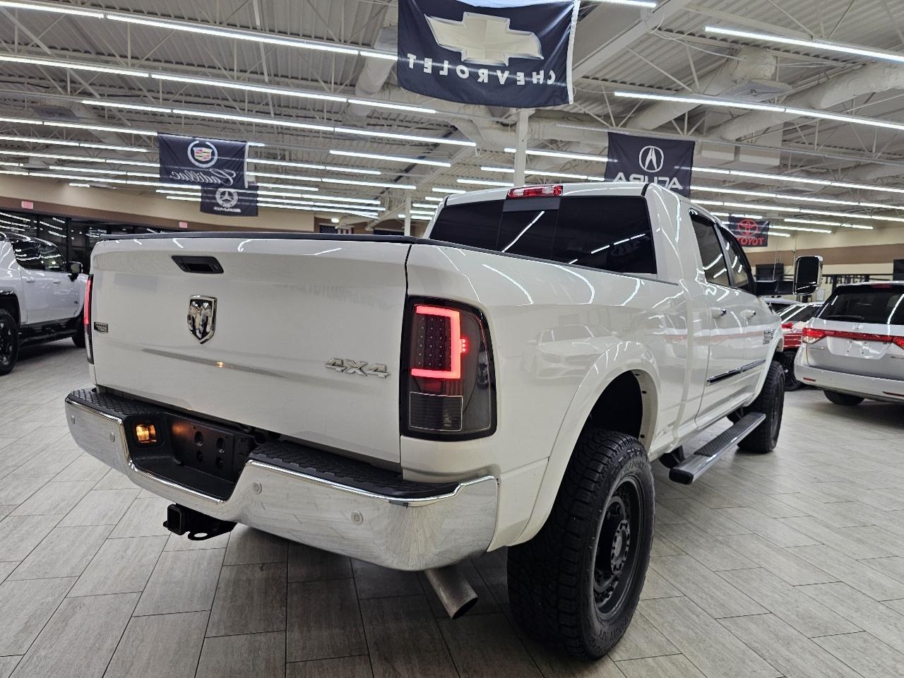 RAM 2500 Laramie Mega Cab 4WD 2016