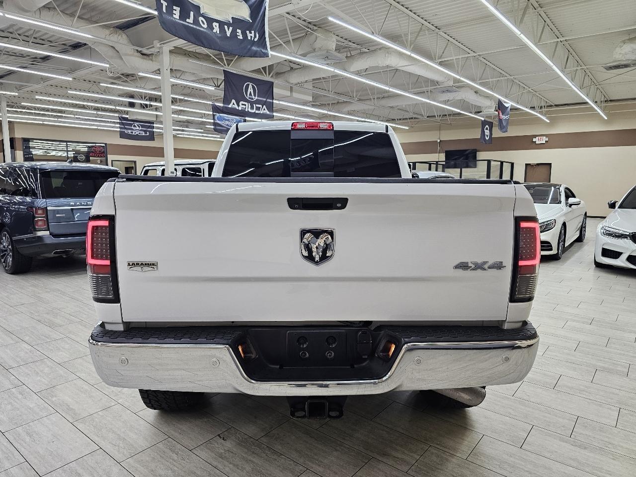 RAM 2500 Laramie Mega Cab 4WD 2016