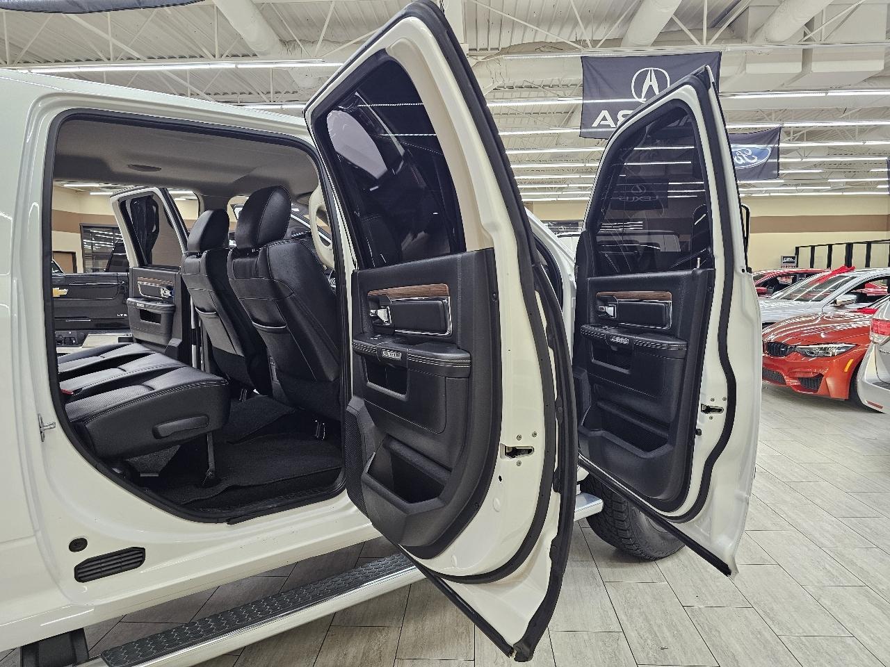 RAM 2500 Laramie Mega Cab 4WD 2016