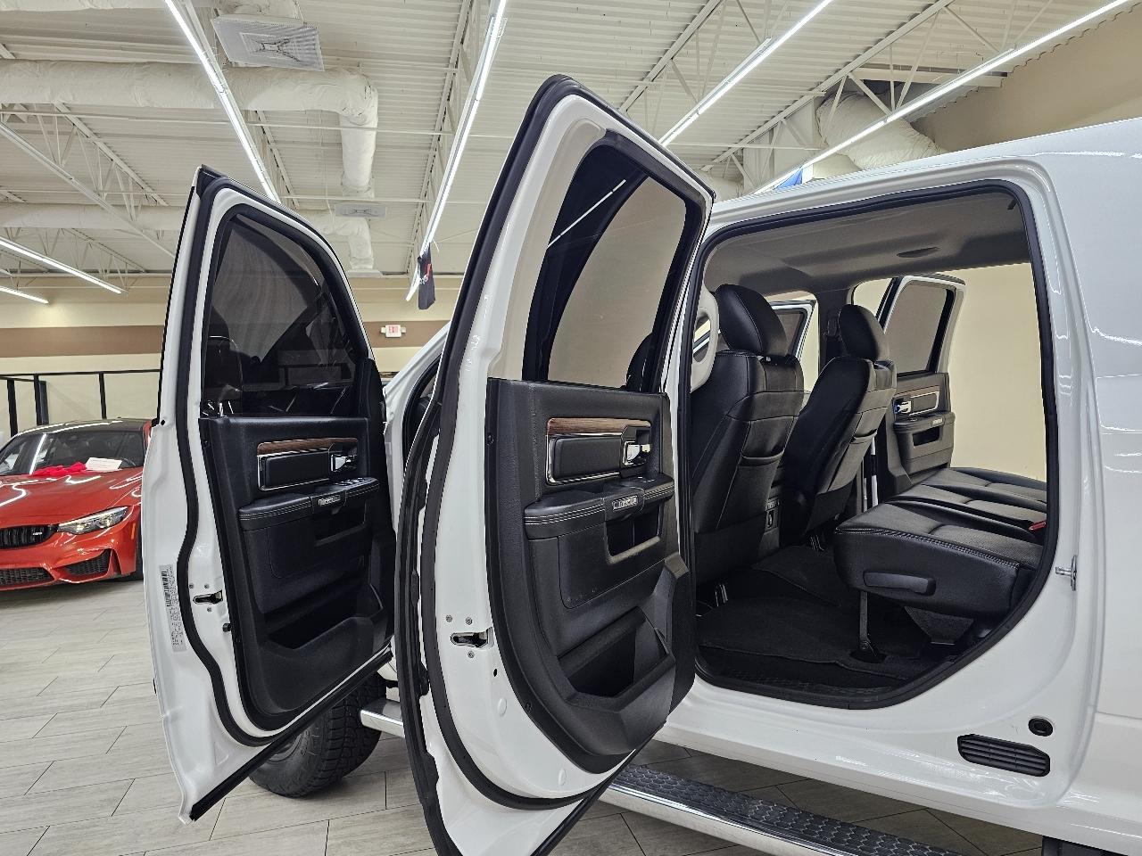 RAM 2500 Laramie Mega Cab 4WD 2016