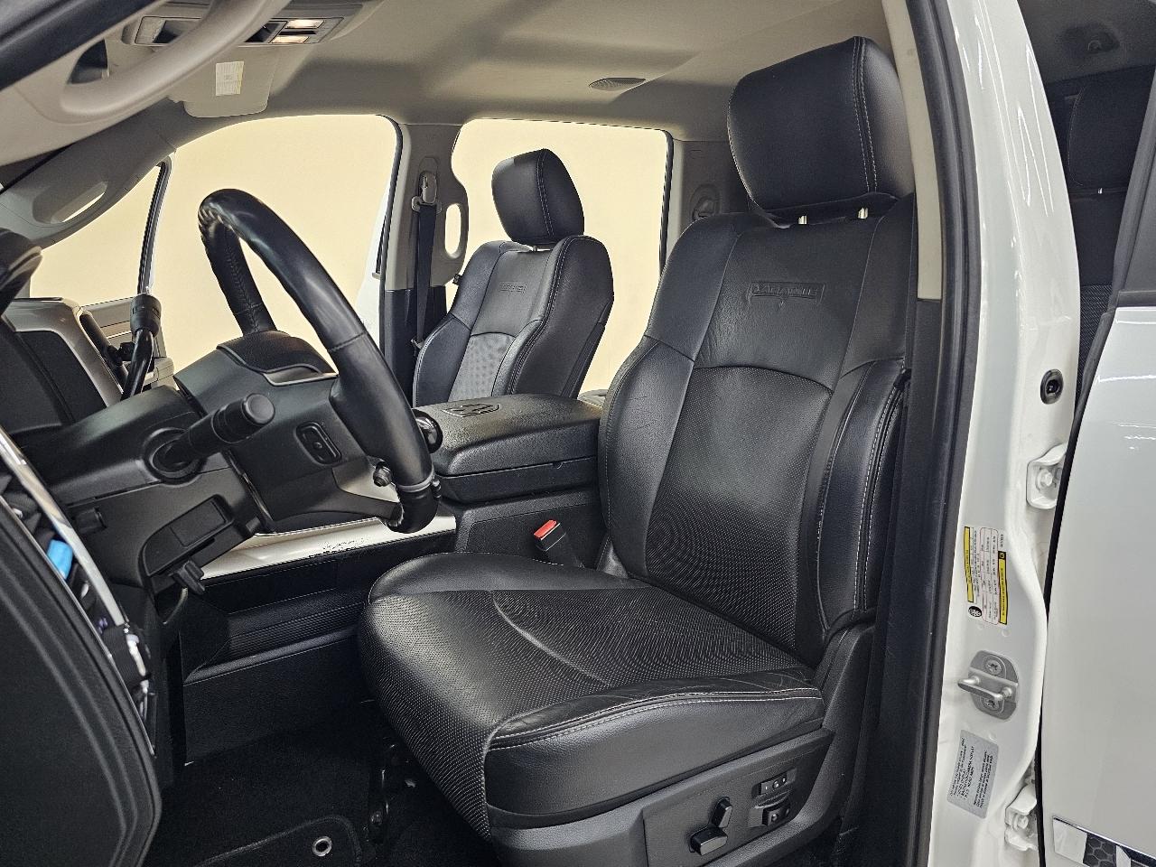 RAM 2500 Laramie Mega Cab 4WD 2016