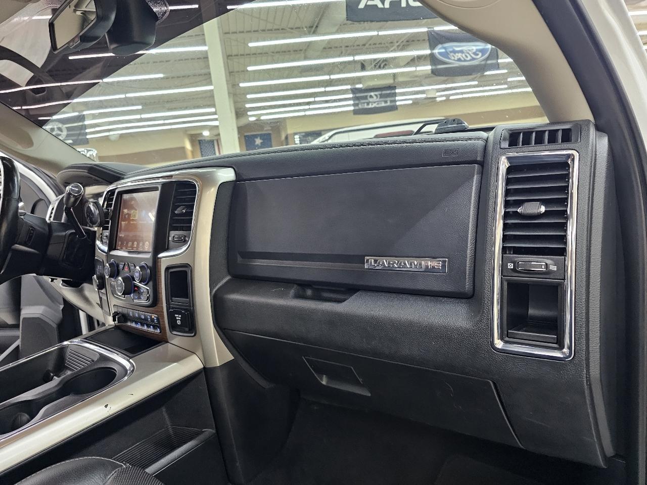 RAM 2500 Laramie Mega Cab 4WD 2016