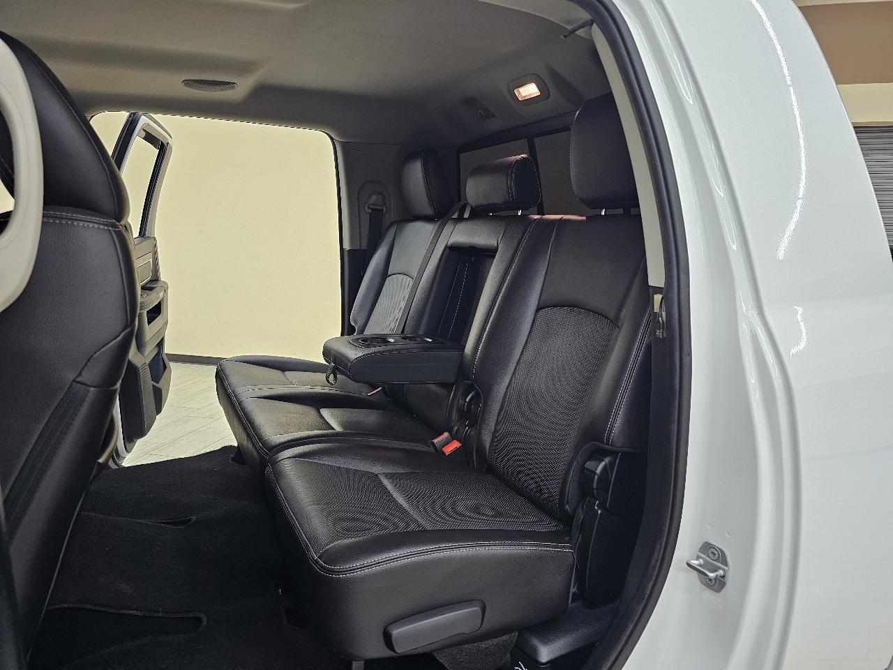 RAM 2500 Laramie Mega Cab 4WD 2016