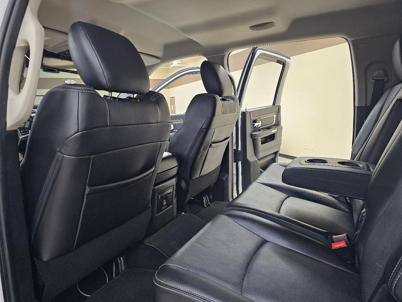 RAM 2500 Laramie Mega Cab 4WD 2016