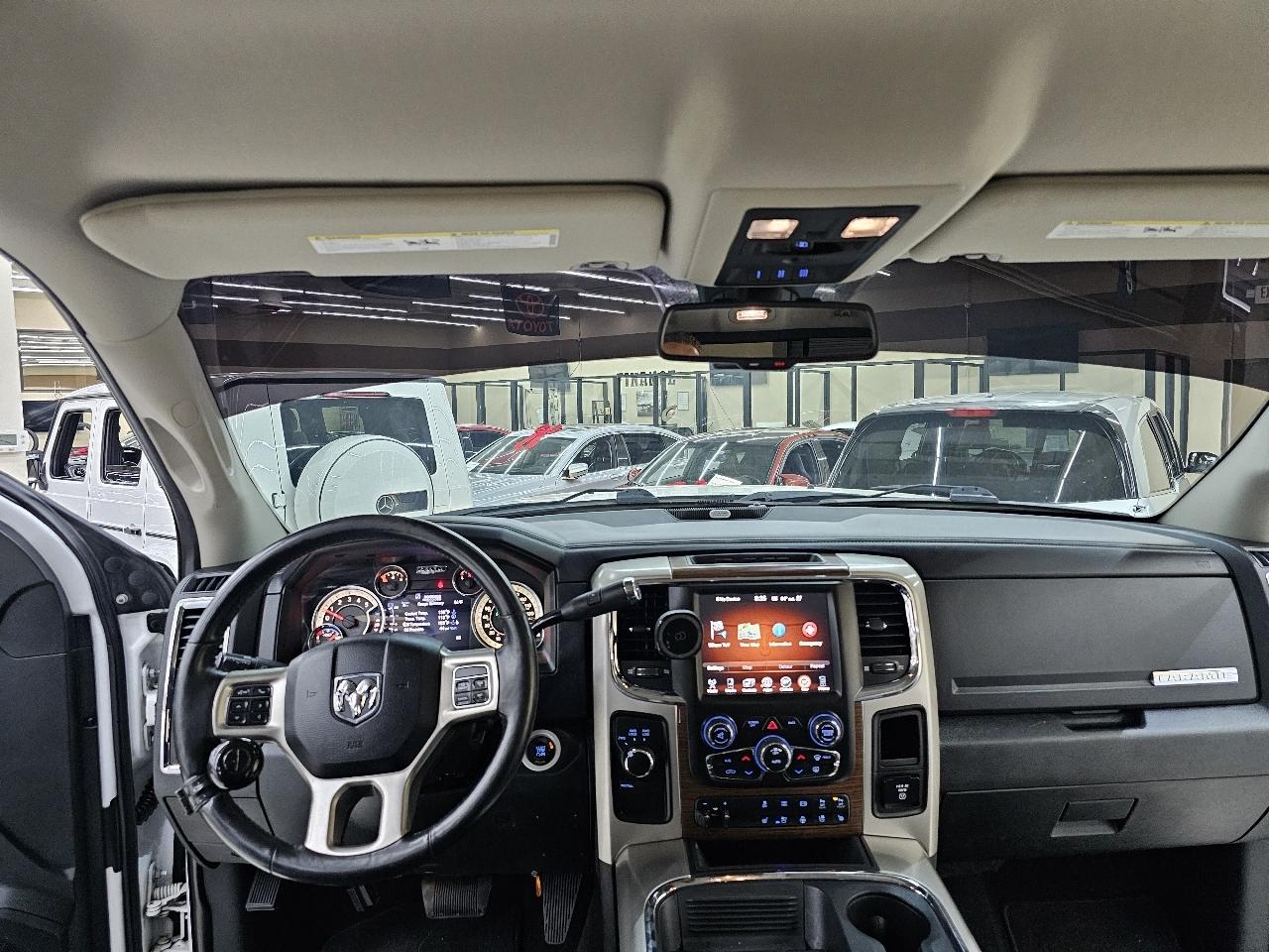 RAM 2500 Laramie Mega Cab 4WD 2016