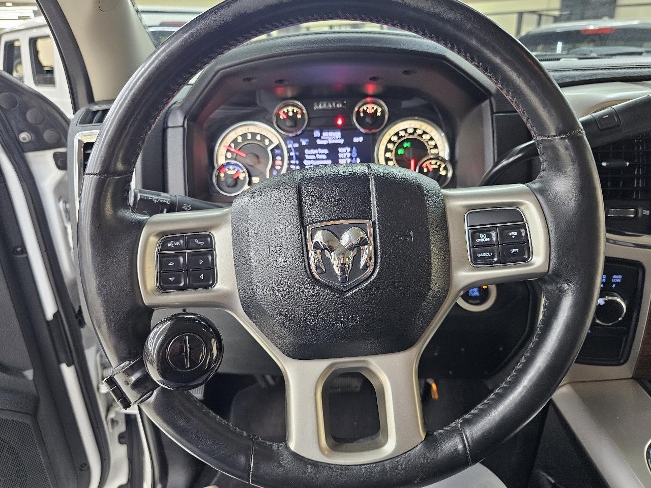 RAM 2500 Laramie Mega Cab 4WD 2016