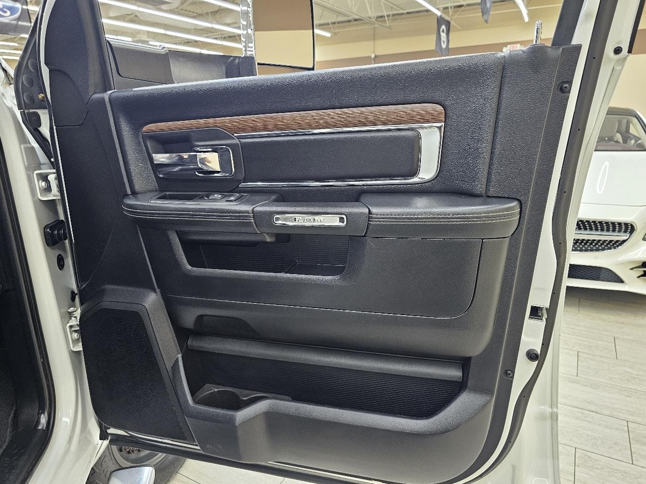 RAM 2500 Laramie Mega Cab 4WD 2016