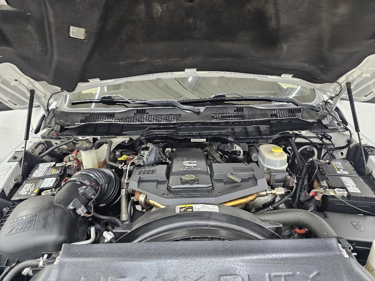 RAM 2500 Laramie Mega Cab 4WD 2016