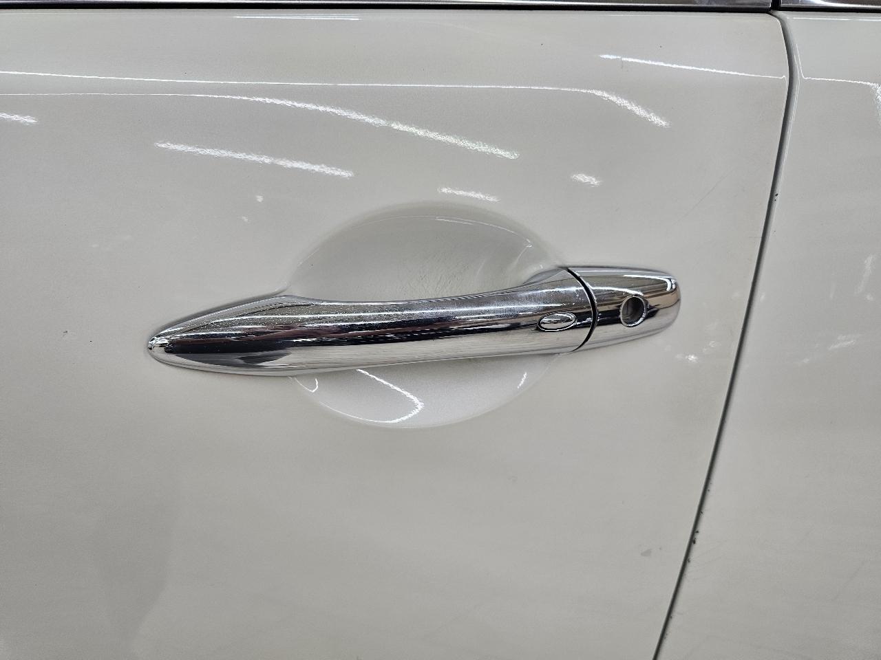 Nissan Armada Platinum 2WD 2017