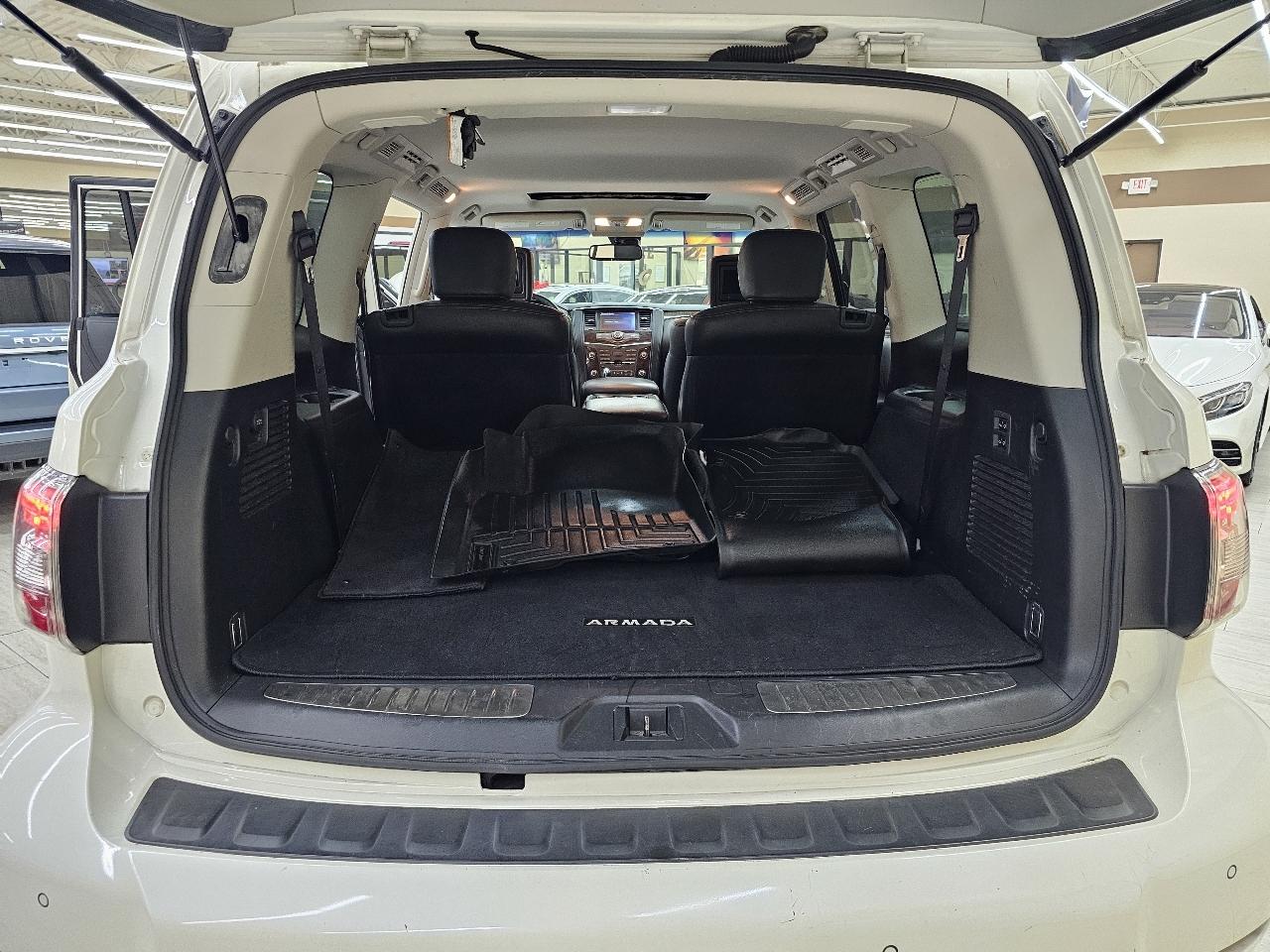 Nissan Armada Platinum 2WD 2017