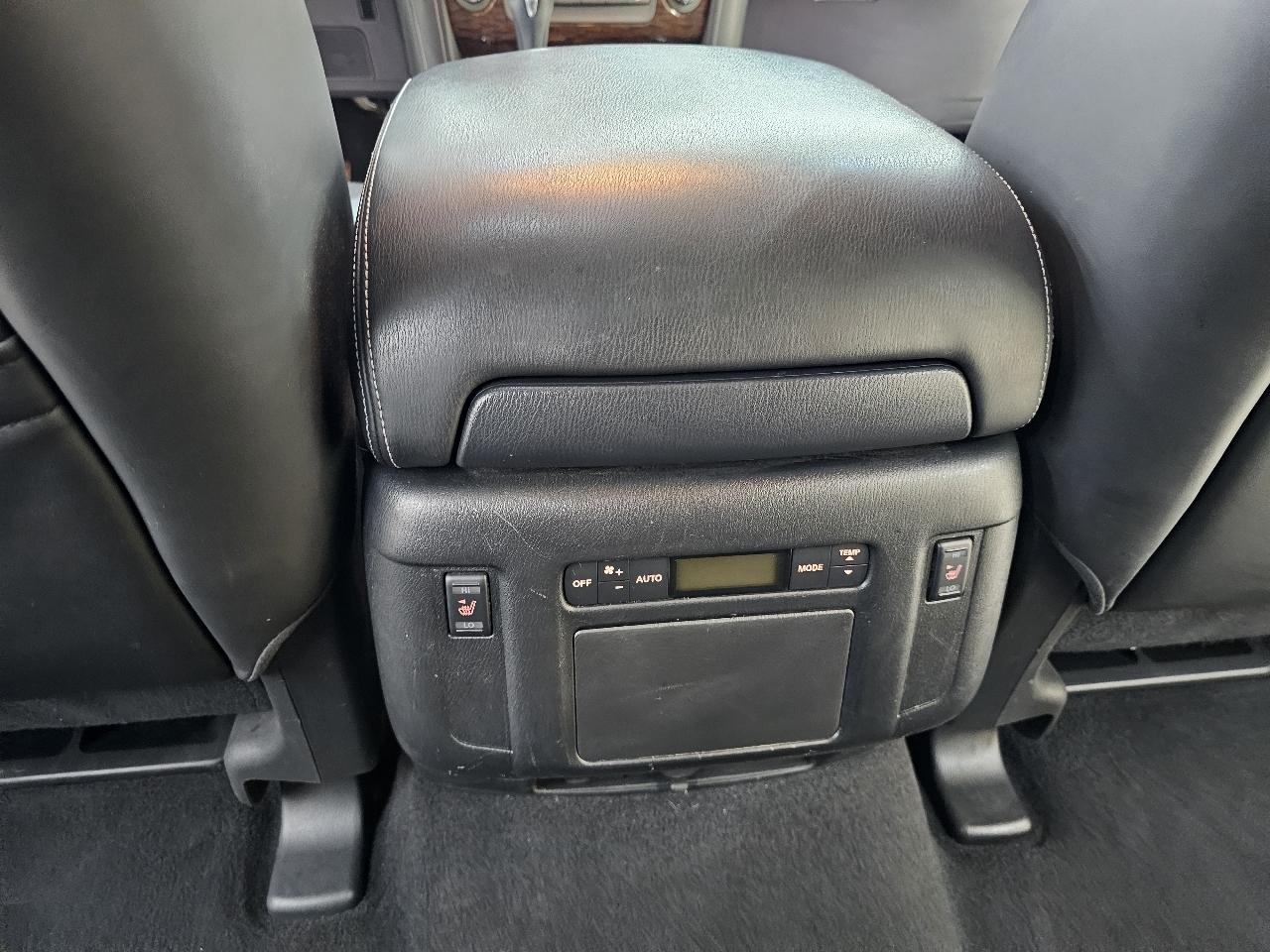 Nissan Armada Platinum 2WD 2017